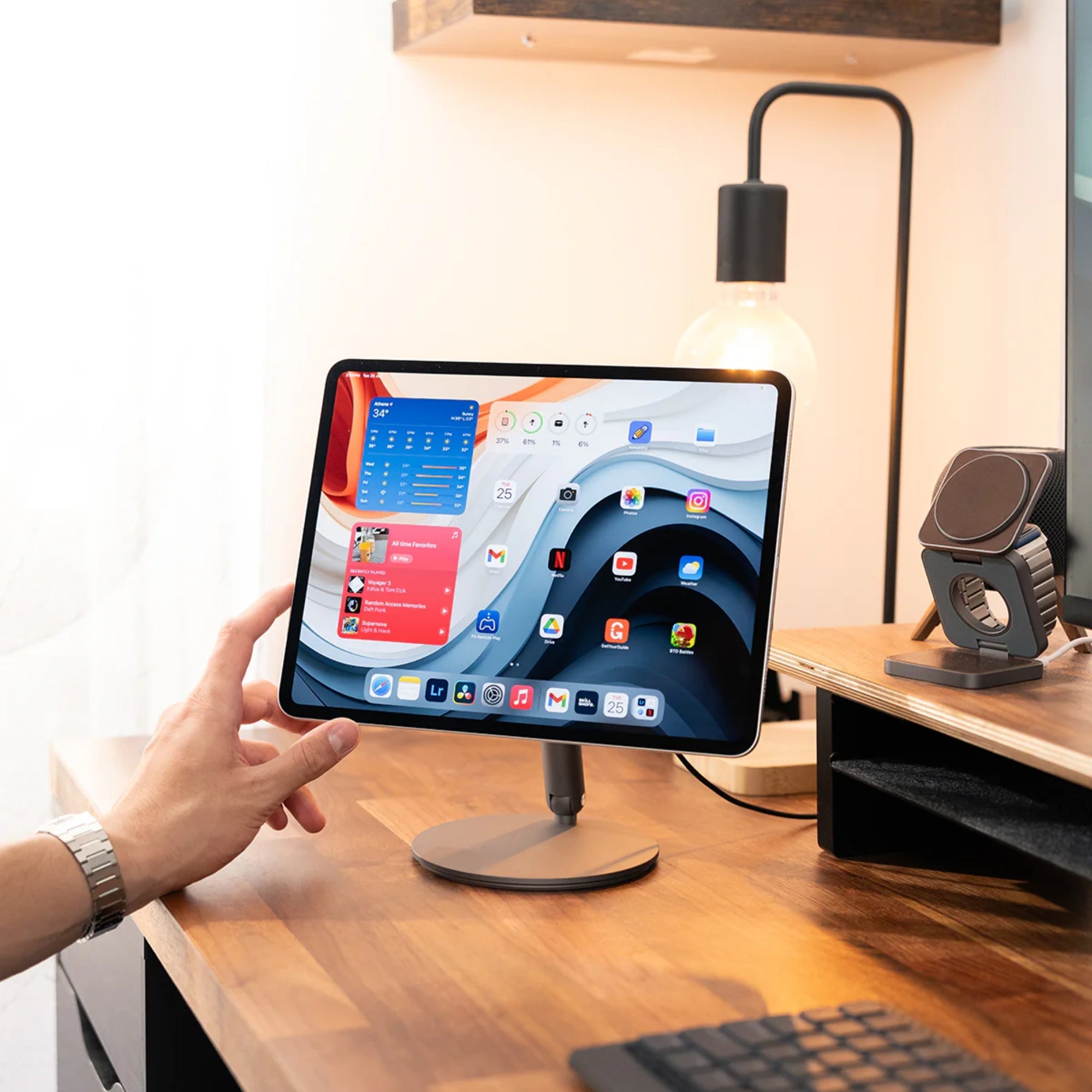 iPad Magnetic Charging Stand